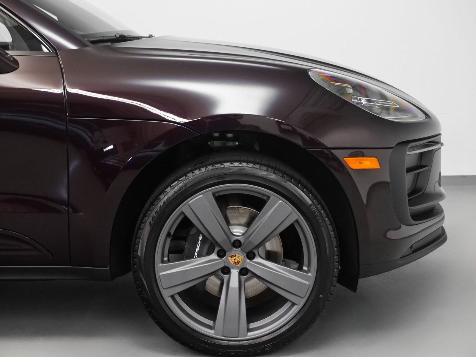 Certified 2025 Porsche Macan AWD/4WD image 15