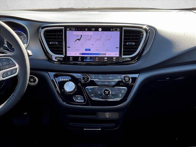 New 2027 Chrysler Pacifica LX FWD image 7