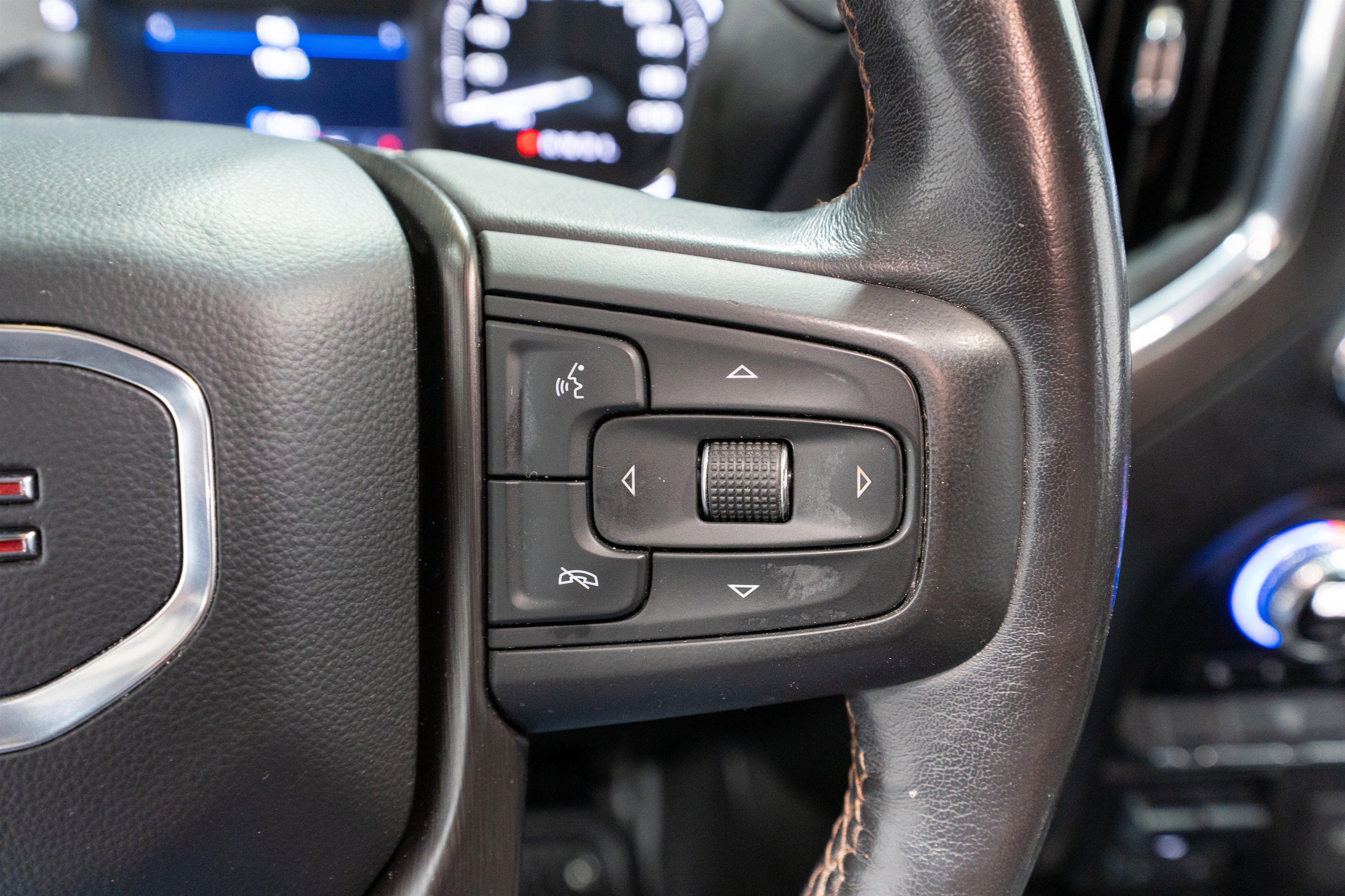 Used 2023 GMC Sierra 2500 AT4 image 28