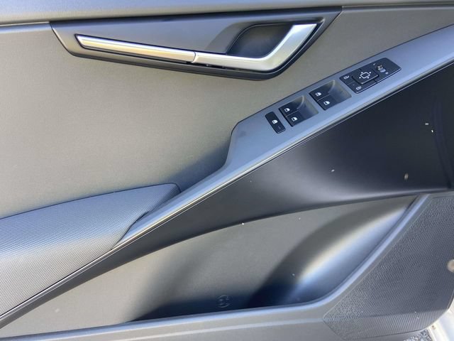 New 2025 Kia Niro LX FWD image 11