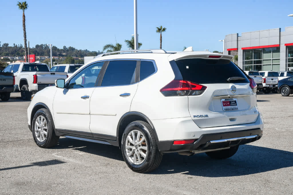 Used 2020 Nissan Rogue SV FWD image 38