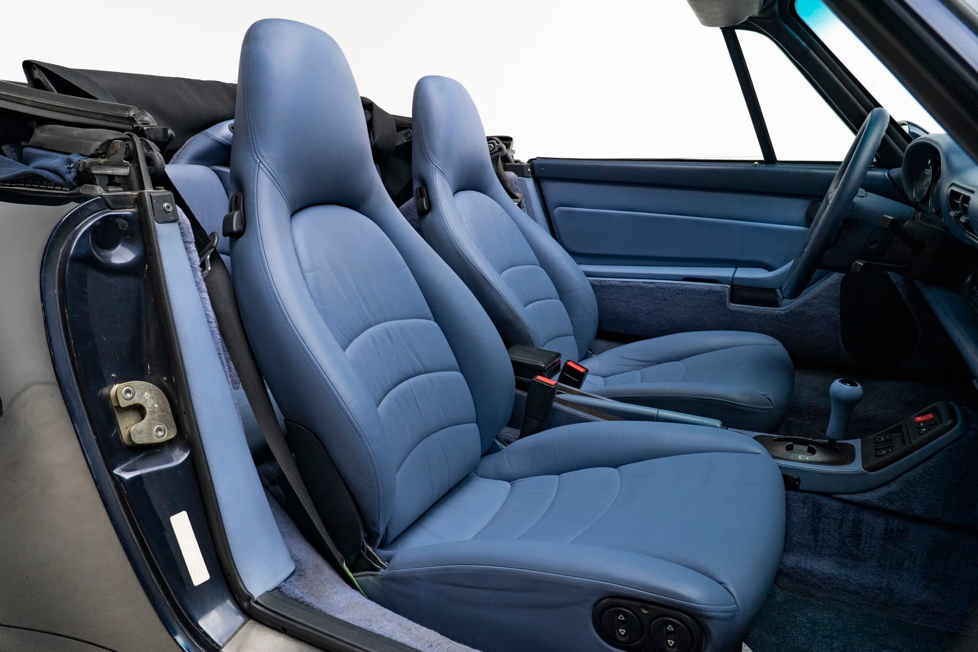 Used 1996 Porsche 911 Carrera RWD image 40