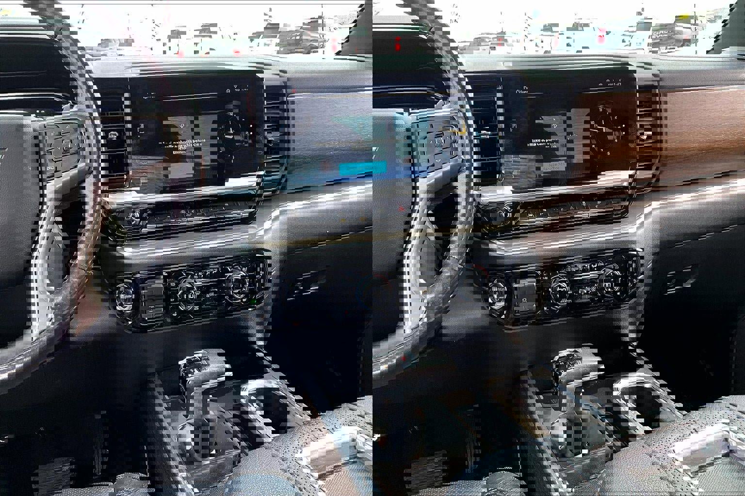 Used 2022 Chevrolet Silverado 1500 High Country w/ High Country Premium Package image 6