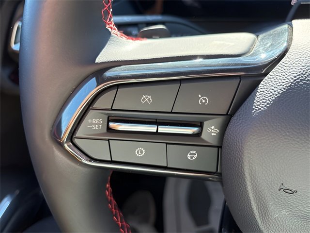 Used 2025 Chevrolet Traverse RS image 11