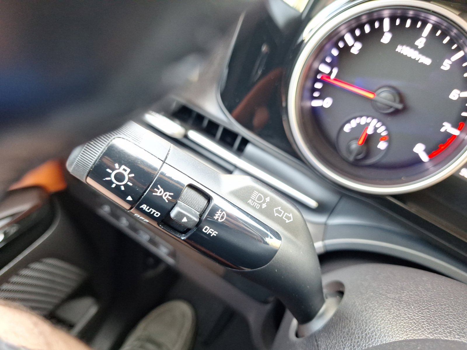 Used 2022 Kia Carnival SX FWD image 21