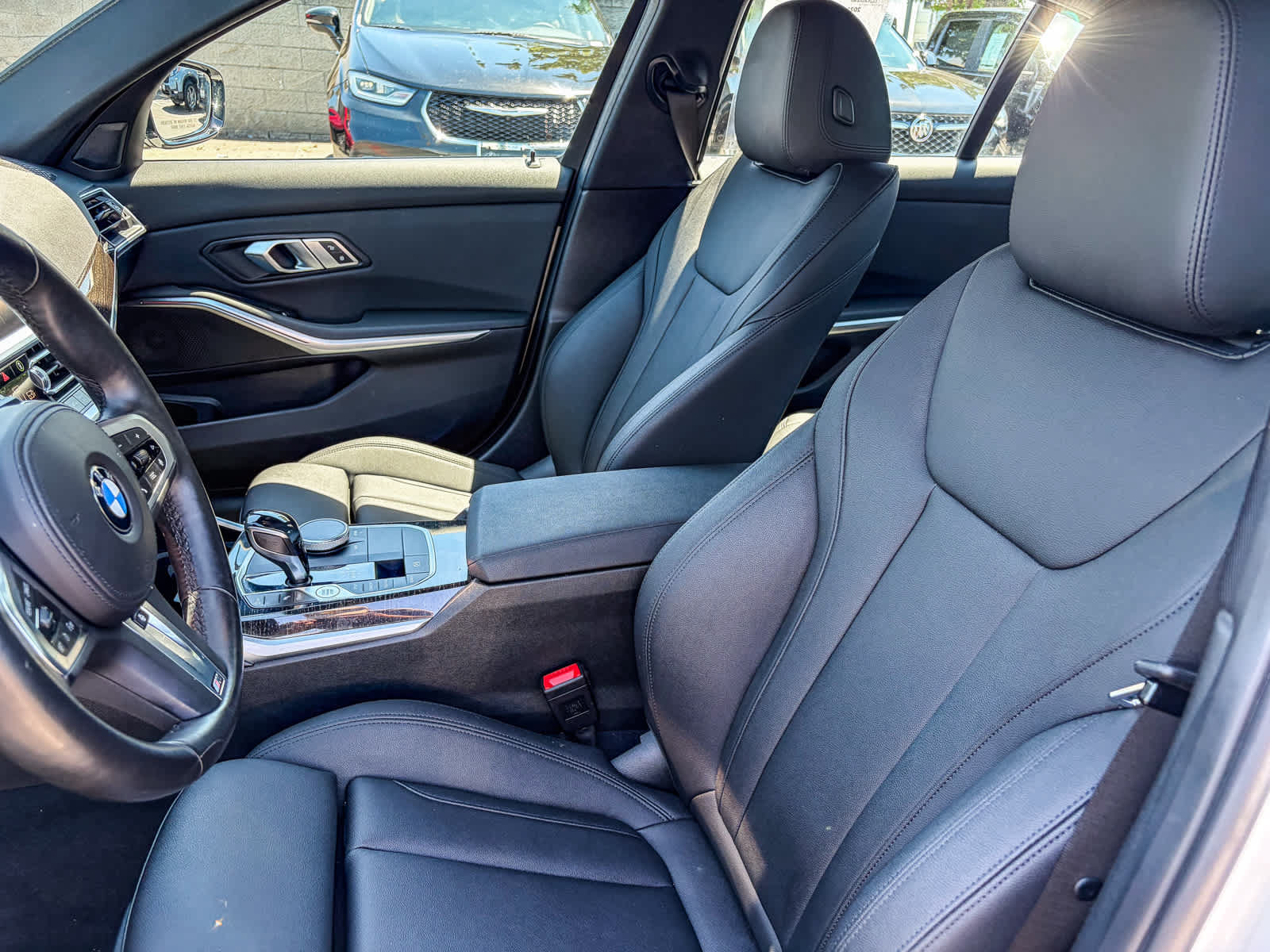 Used 2021 BMW 330i Sedan w/ M Sport Package RWD image 16