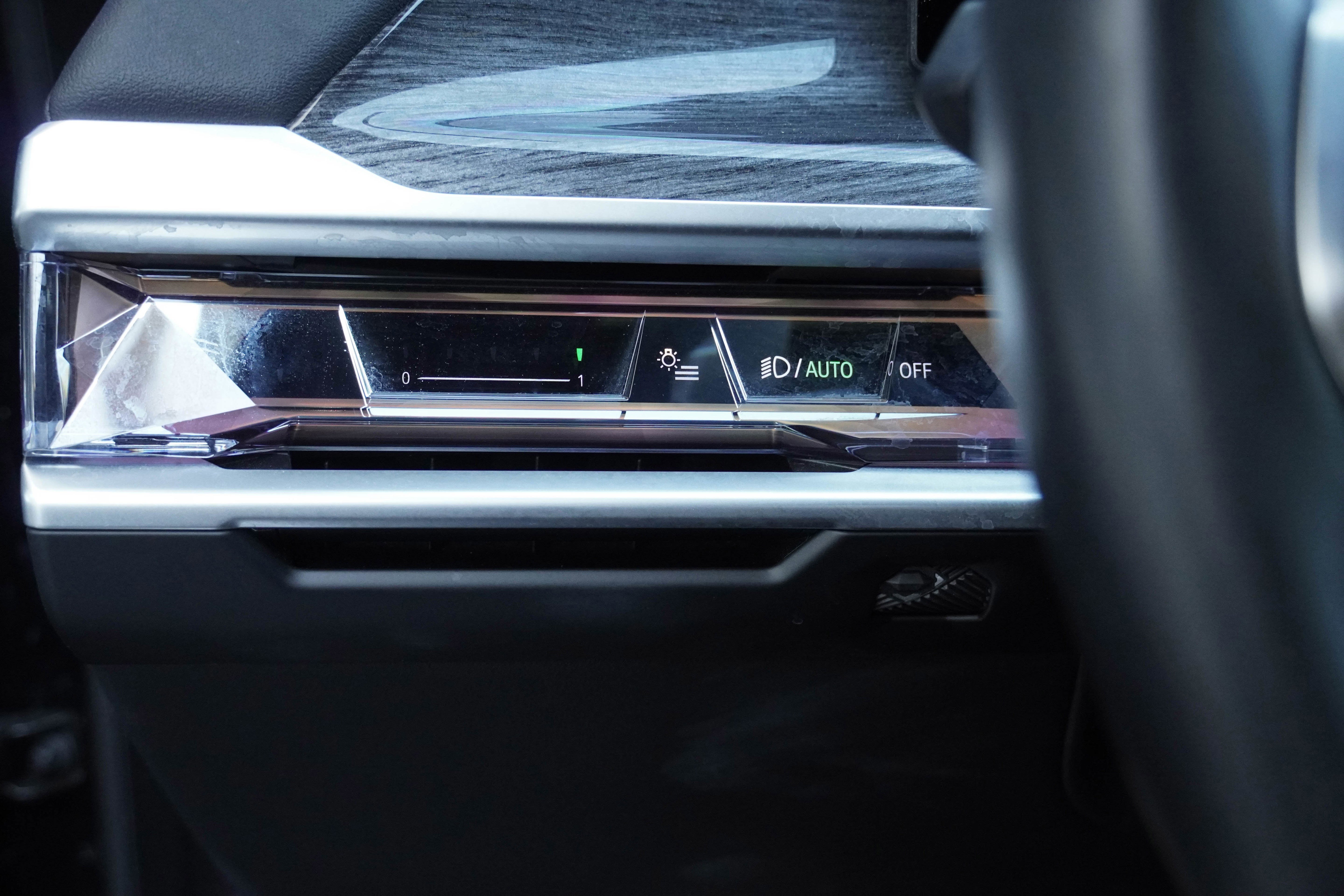 Certified 2023 BMW 740i RWD image 18