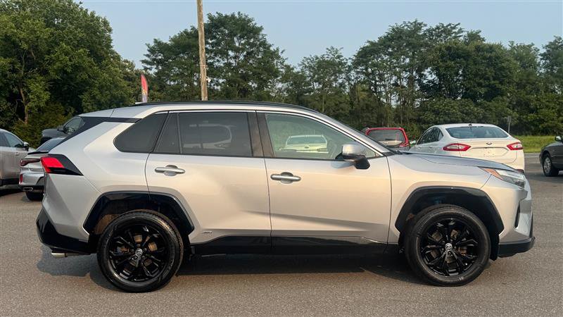 Used 2022 Toyota RAV4 SE w/ SE Grade Weather Package AWD/4WD image 6