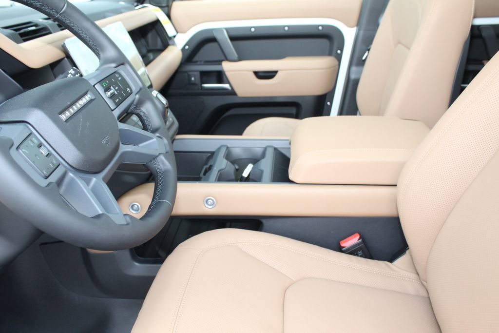 New 2026 Land Rover Defender 130 X-Dynamic SE image 17