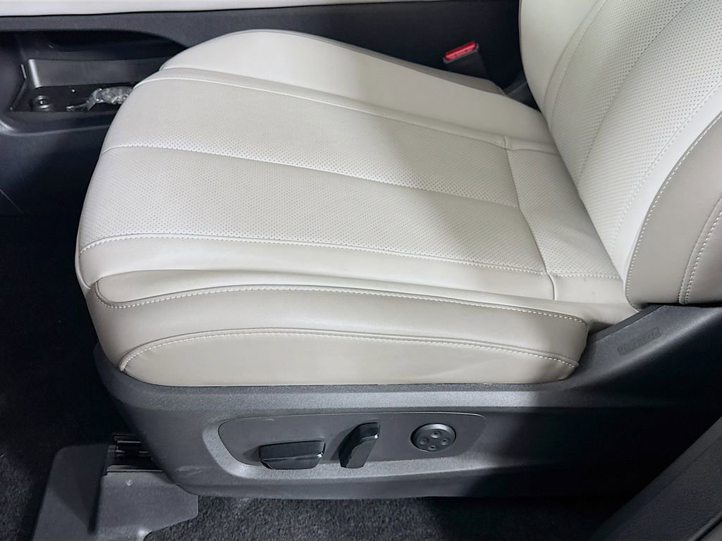 Certified 2026 INFINITI QX60 Luxe w/ Cargo Package FWD image 25
