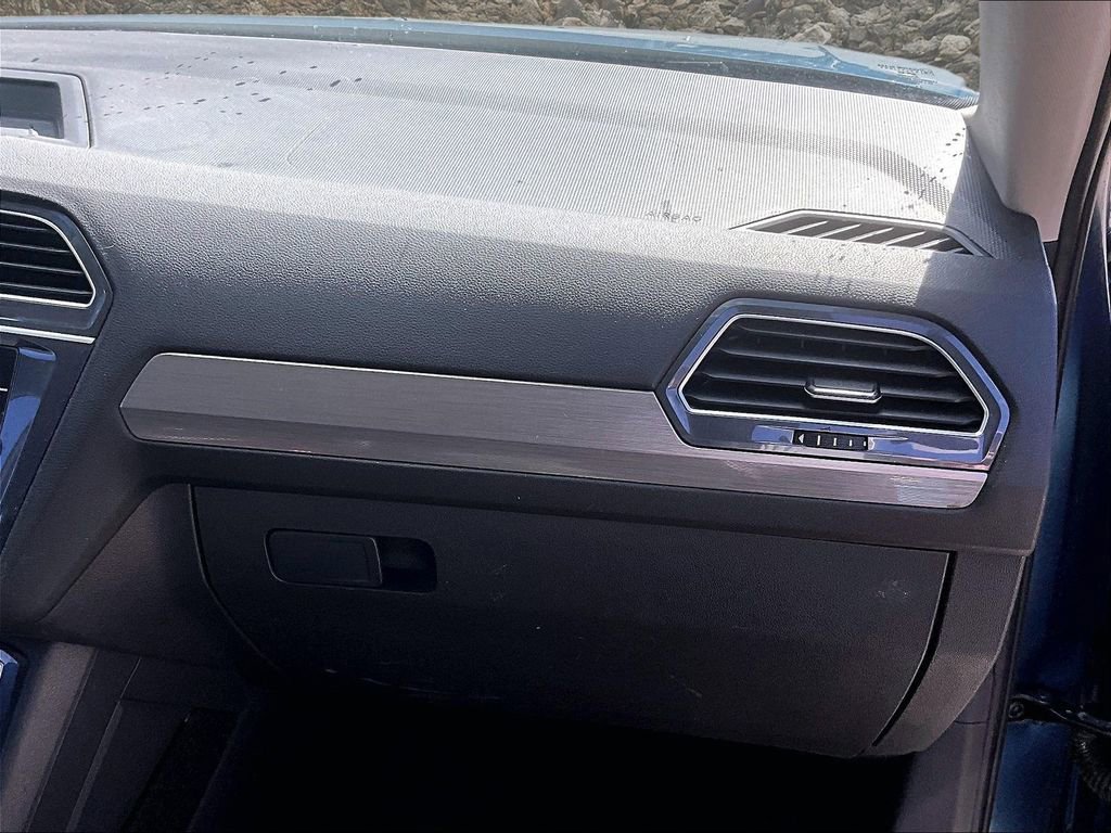 Used 2020 Volkswagen Tiguan SE image 15