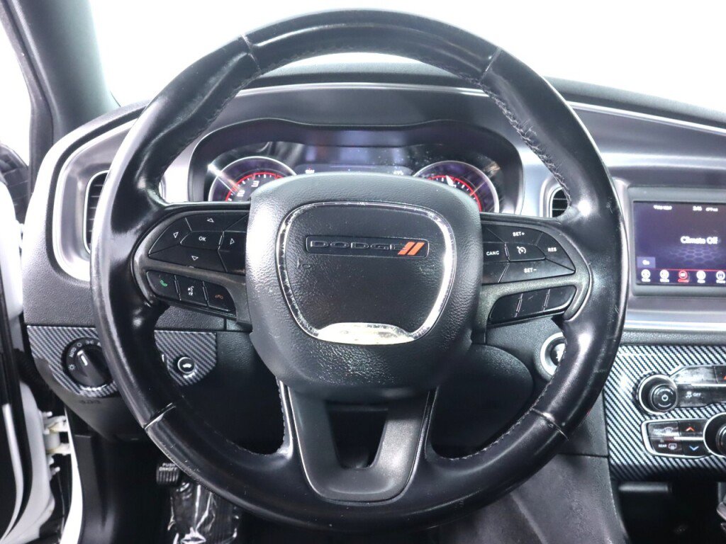 Used 2019 Dodge Charger SXT RWD image 11