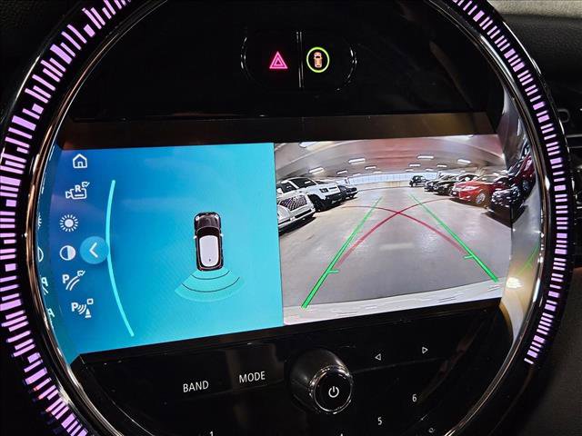 Used 2023 MINI Cooper 2-Door Hardtop image 12