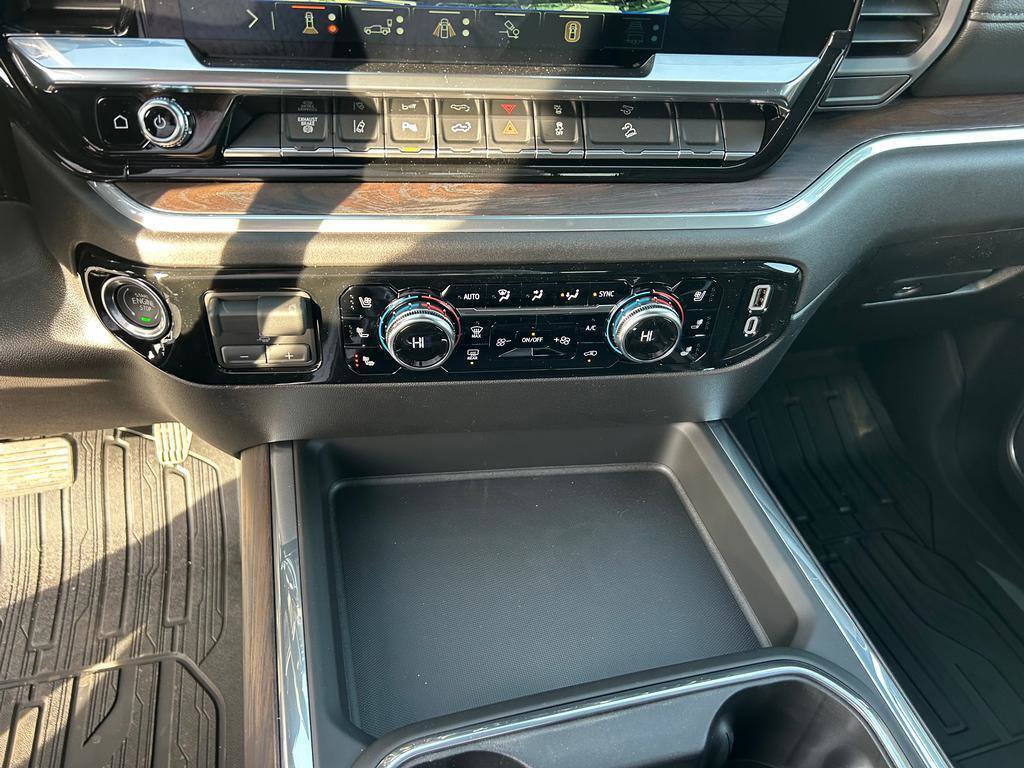 New 2026 GMC Sierra 3500 SLT w/ SLT Premium Package image 11