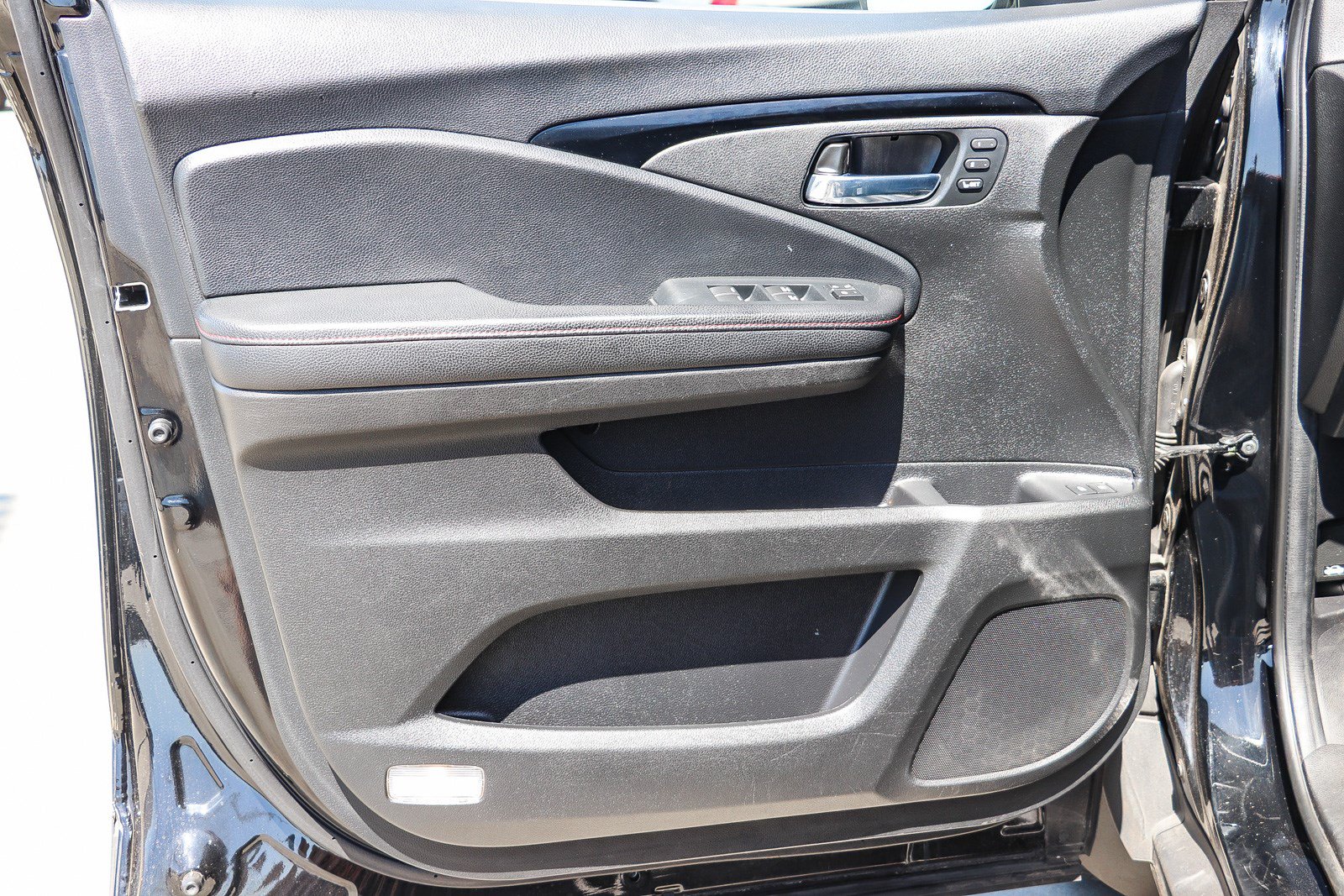 Used 2022 Honda Pilot Black Edition image 23