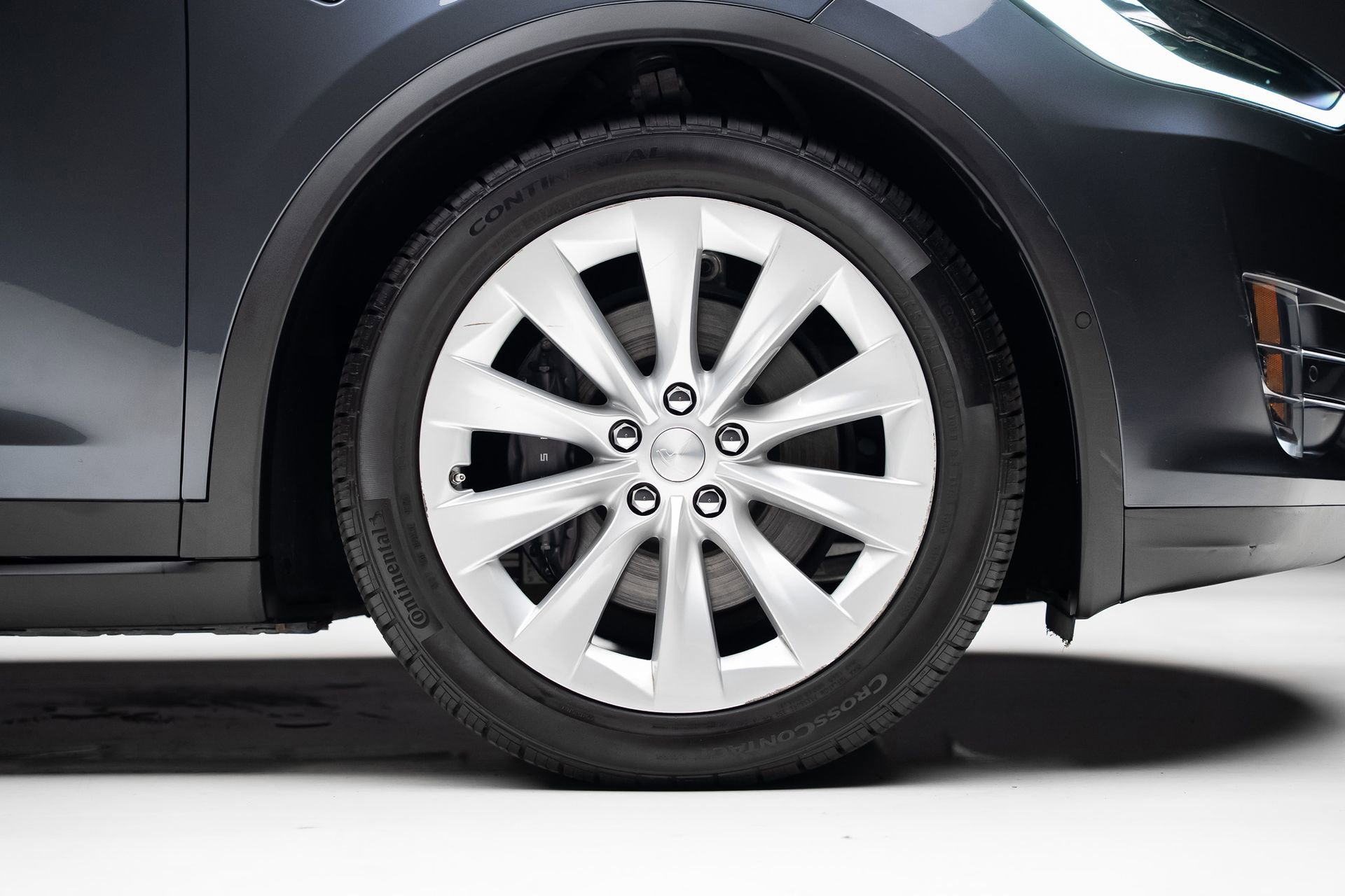 Used 2018 Tesla Model X 75D AWD/4WD image 38