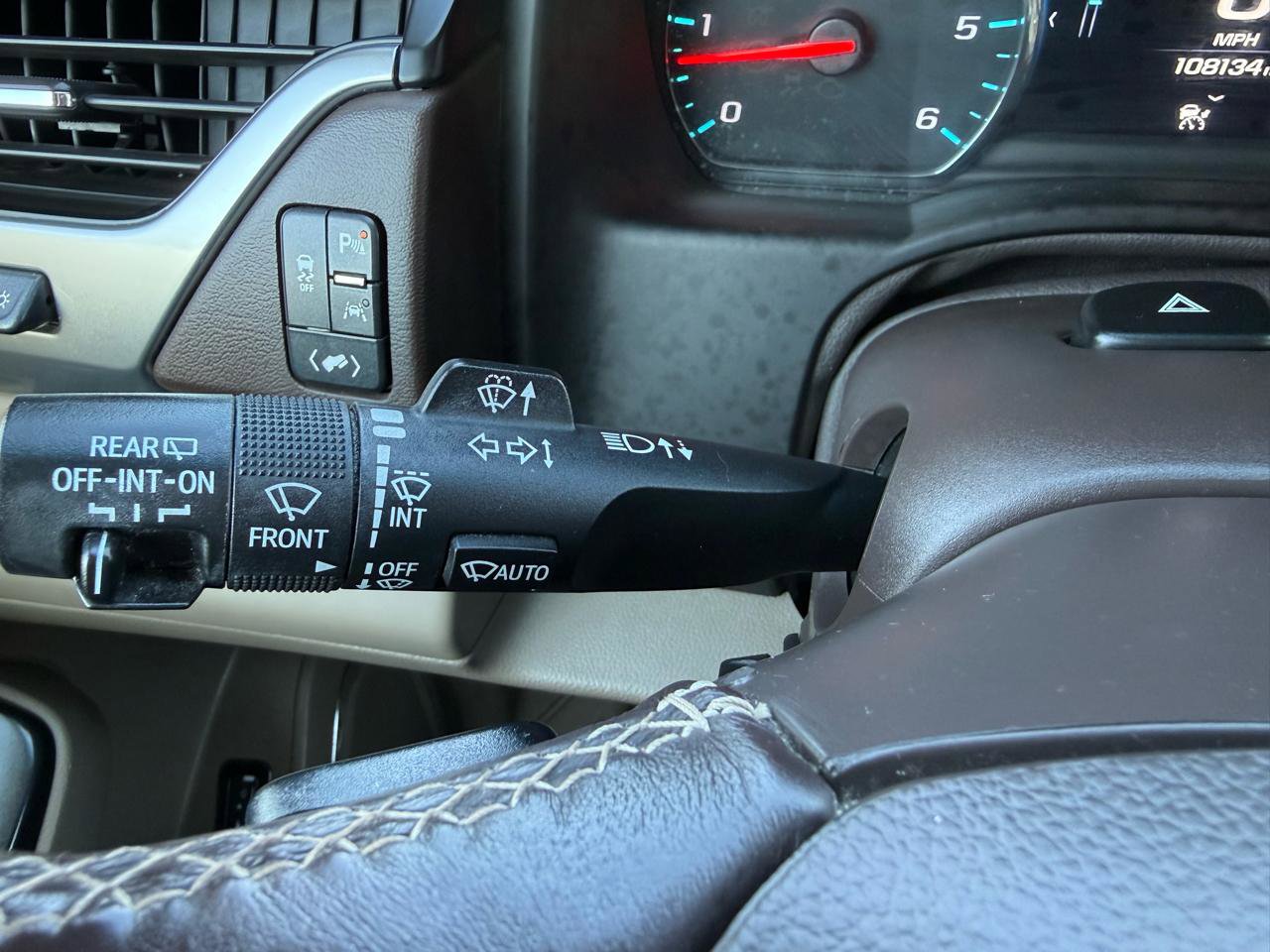 Used 2019 Chevrolet Suburban Premier image 28