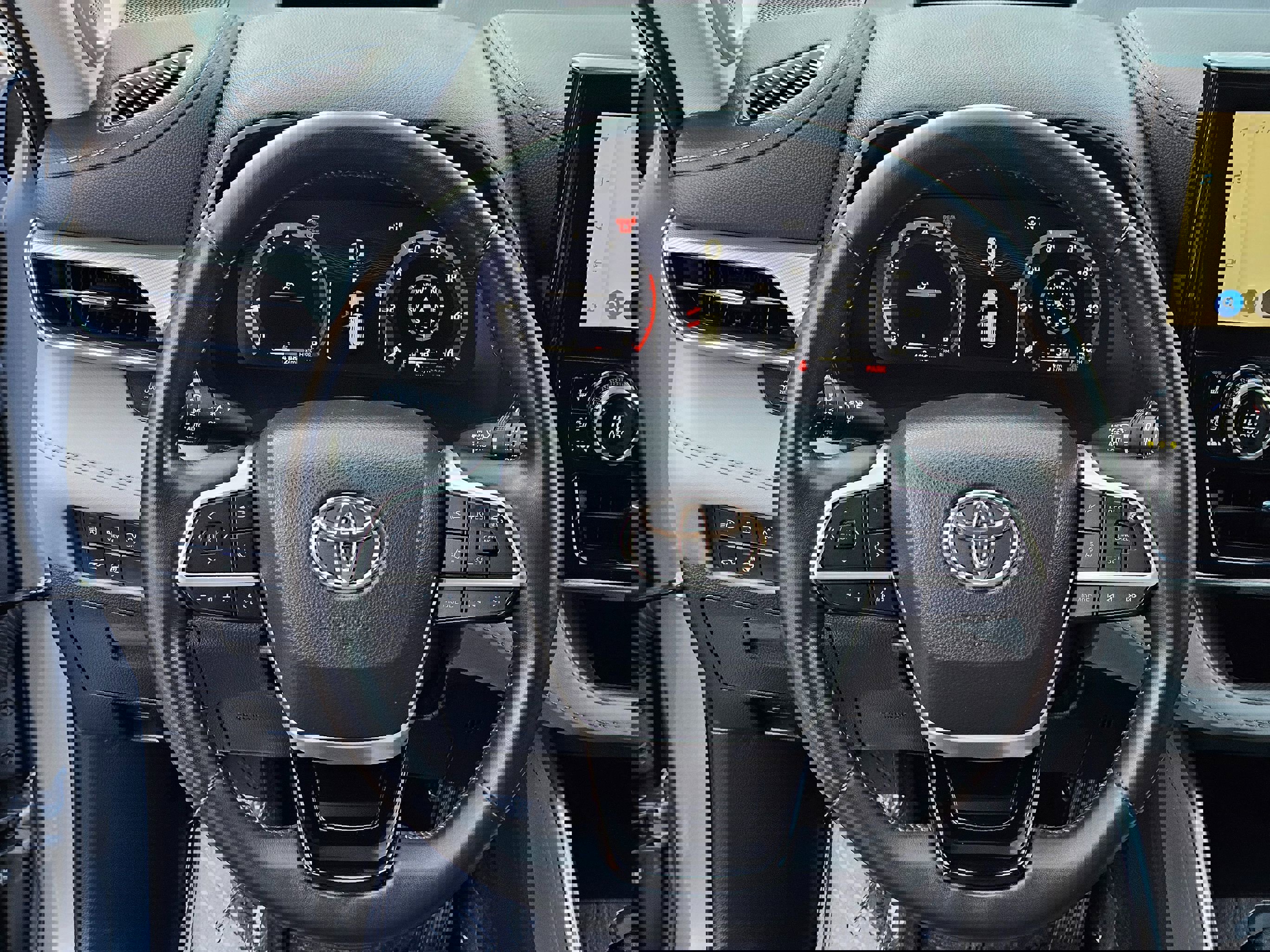 Used 2023 Toyota Highlander Platinum image 38