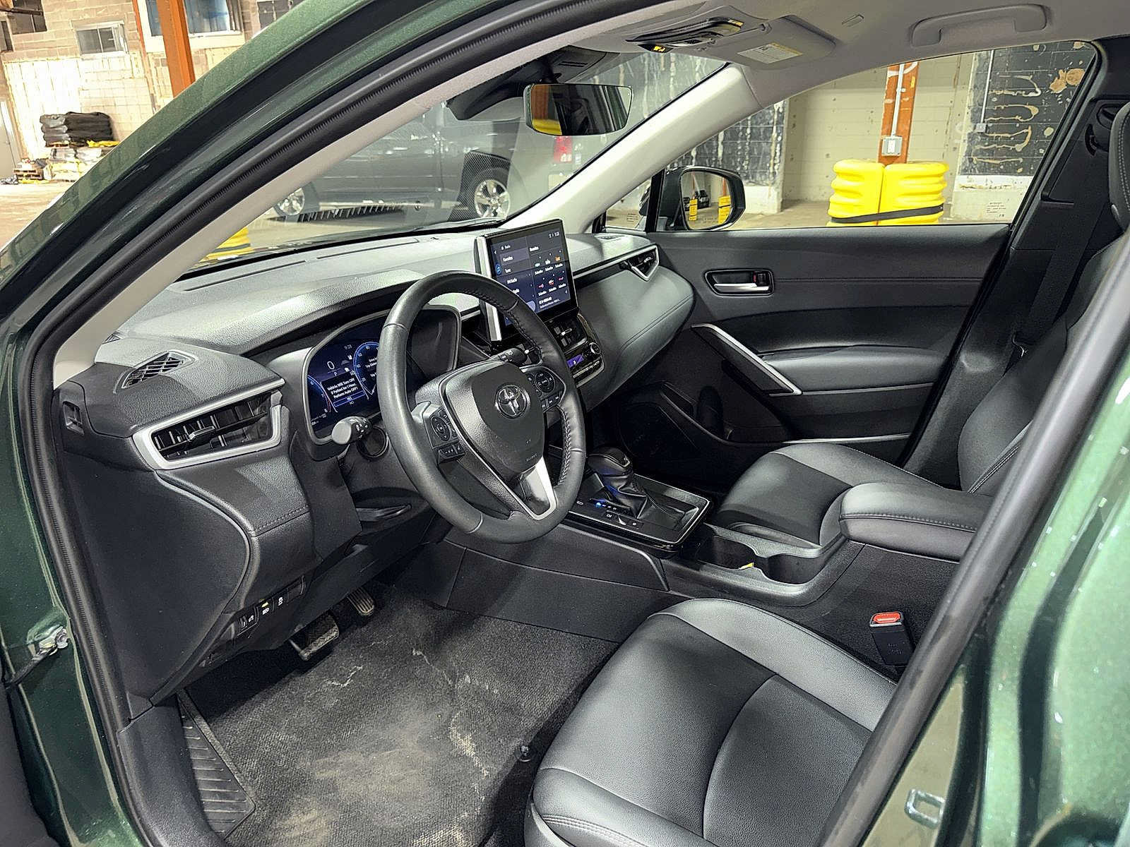 Used 2026 Toyota Corolla Cross XLE AWD/4WD image 28