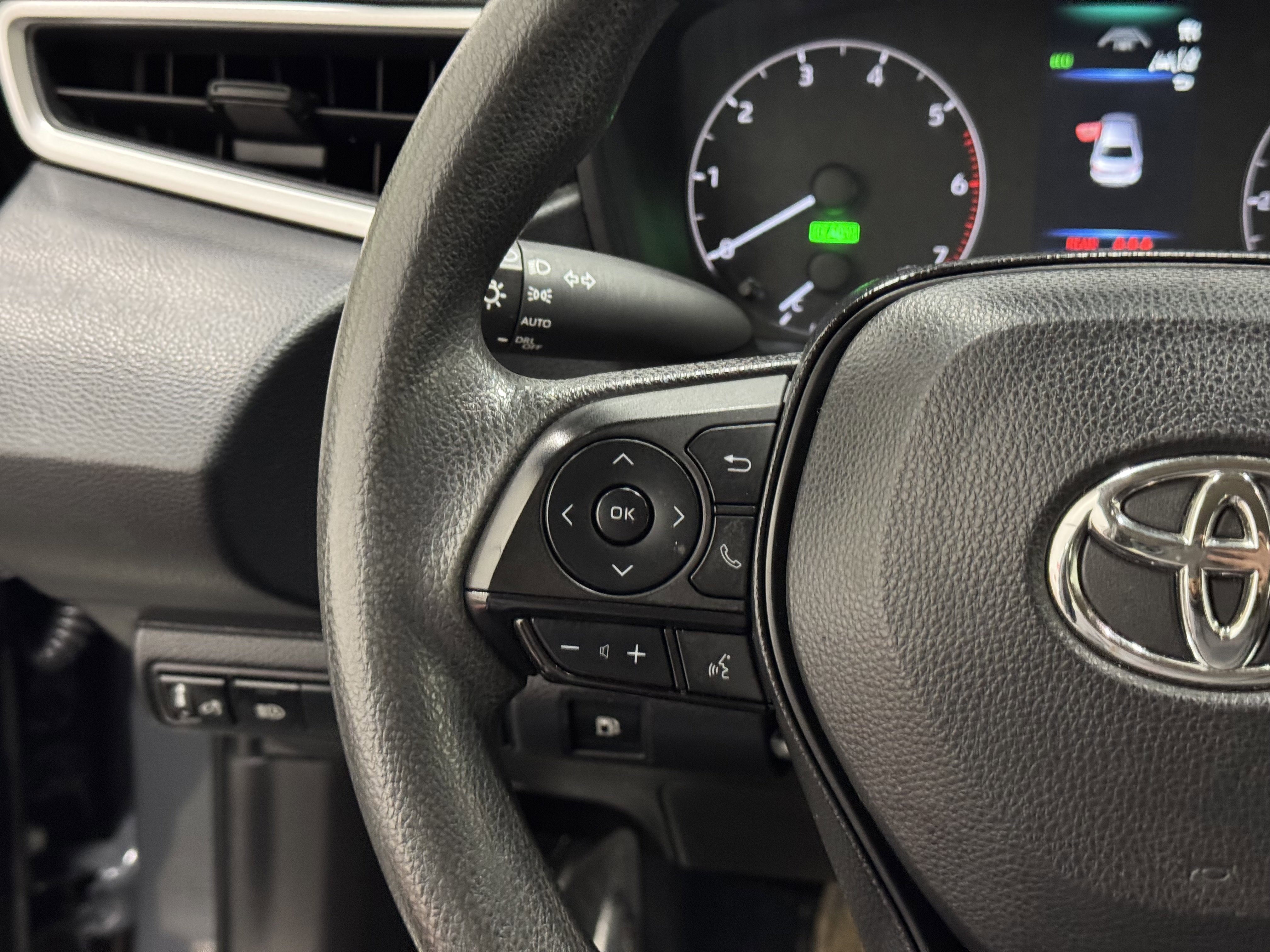 Used 2023 Toyota Corolla LE image 19