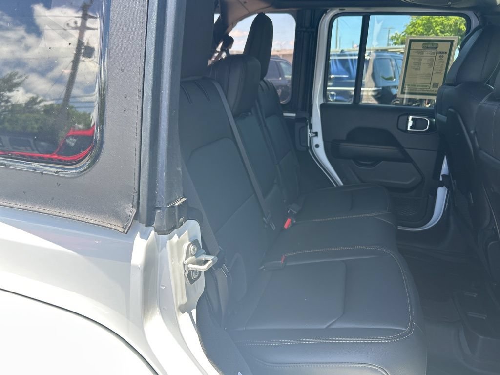 Certified 2025 Jeep Wrangler Unlimited Sahara AWD/4WD image 29