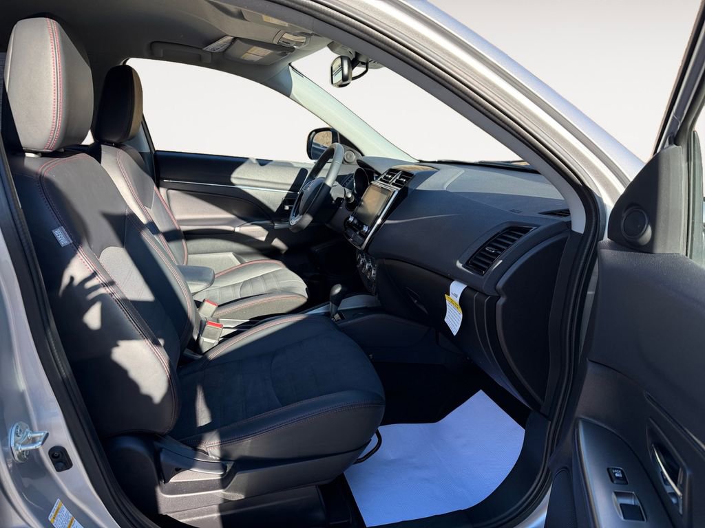 Used 2022 Mitsubishi Outlander Sport SE image 28