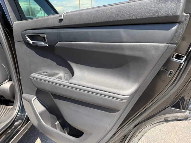 Used 2023 Toyota Highlander XLE AWD/4WD image 36