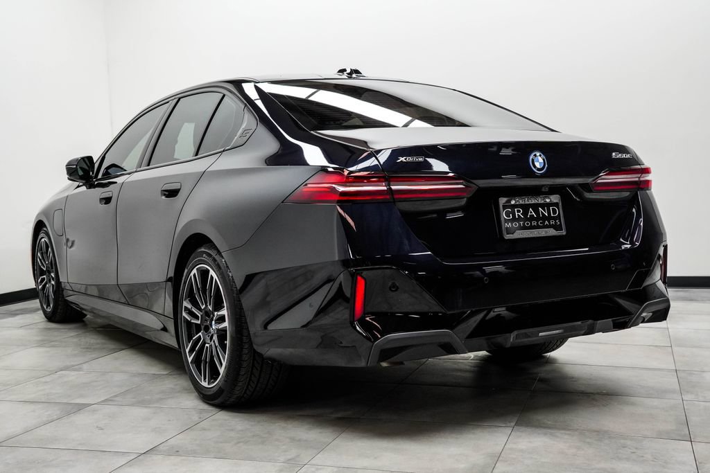 Used 2026 BMW 550e xDrive image 11