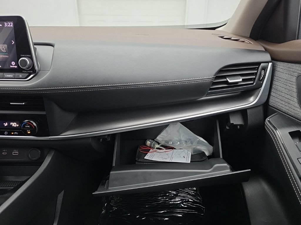 Used 2023 Nissan Rogue SV AWD/4WD image 39