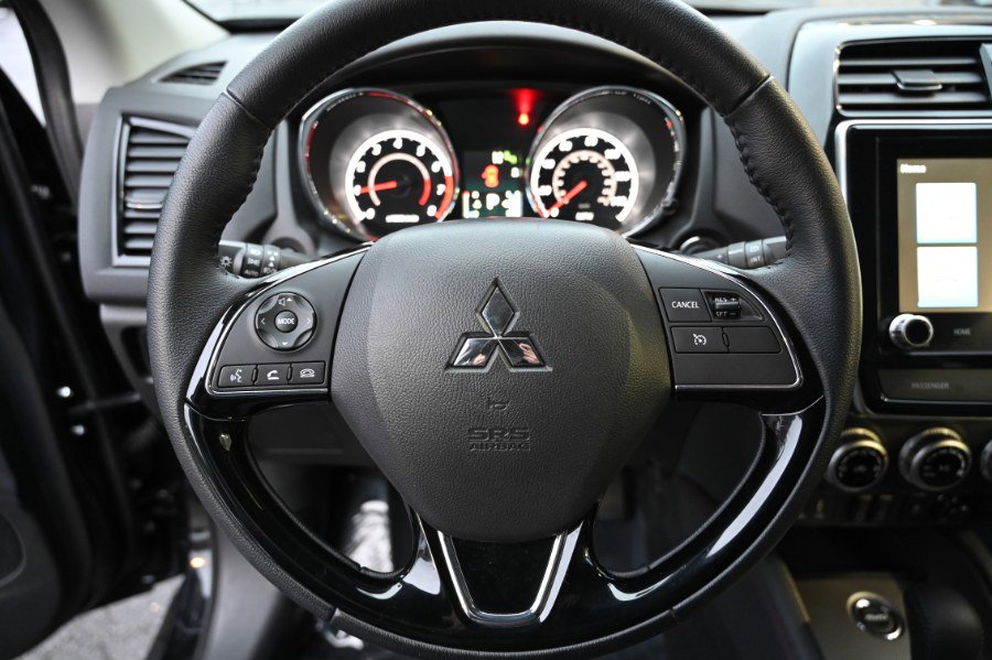 Used 2025 Mitsubishi Outlander Sport SE image 18