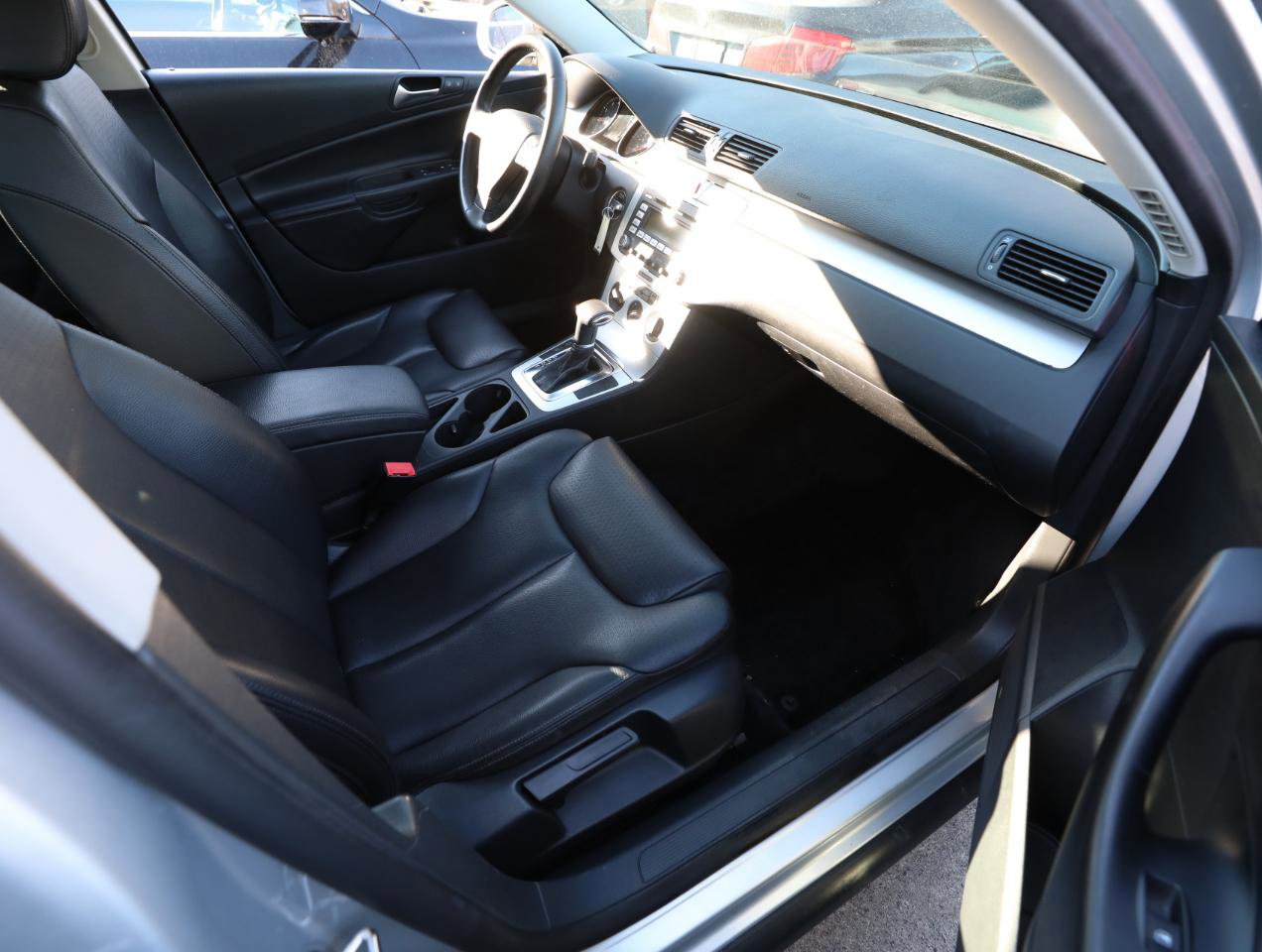 Used 2009 Volkswagen Passat Komfort image 10