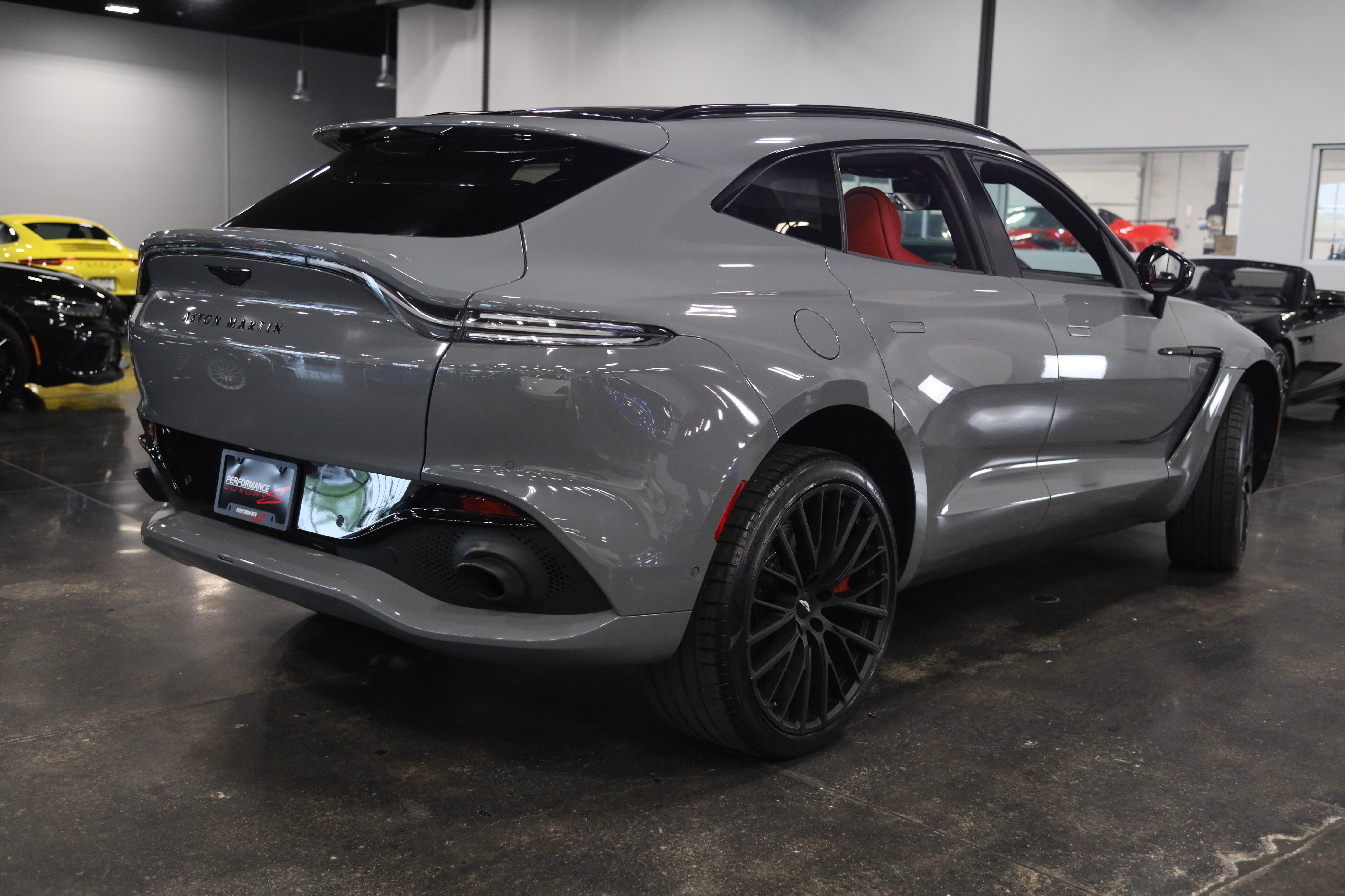 Used 2022 Aston Martin DBX AWD/4WD image 6
