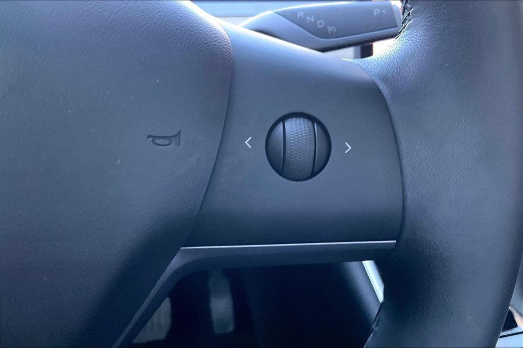 Used 2021 Tesla Model Y Long Range AWD/4WD image 12