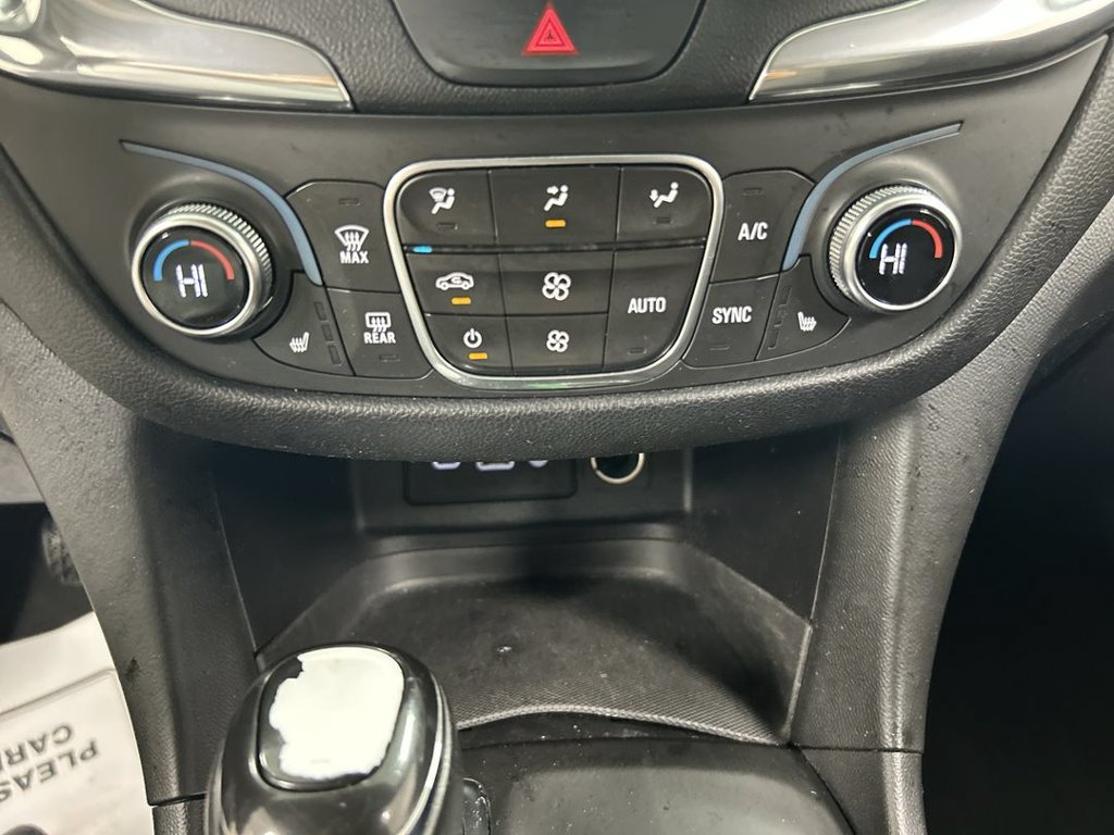 Used 2019 Chevrolet Equinox LT AWD/4WD image 16