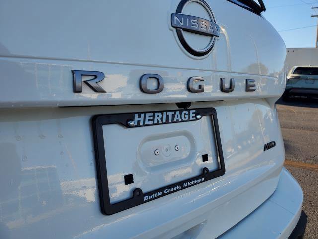 Used 2024 Nissan Rogue S image 26