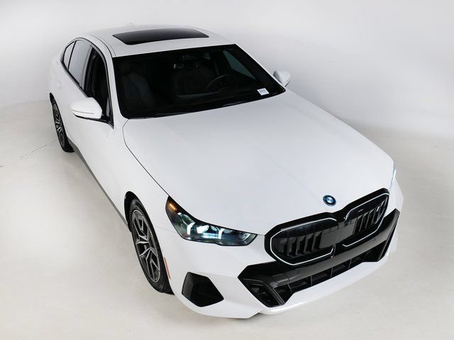 Used 2024 BMW i5 eDrive40i w/ M Sport Package RWD image 29