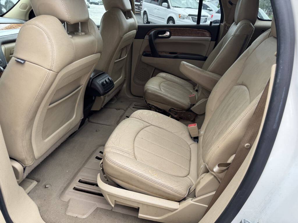 Used 2011 Buick Enclave CXL FWD image 7