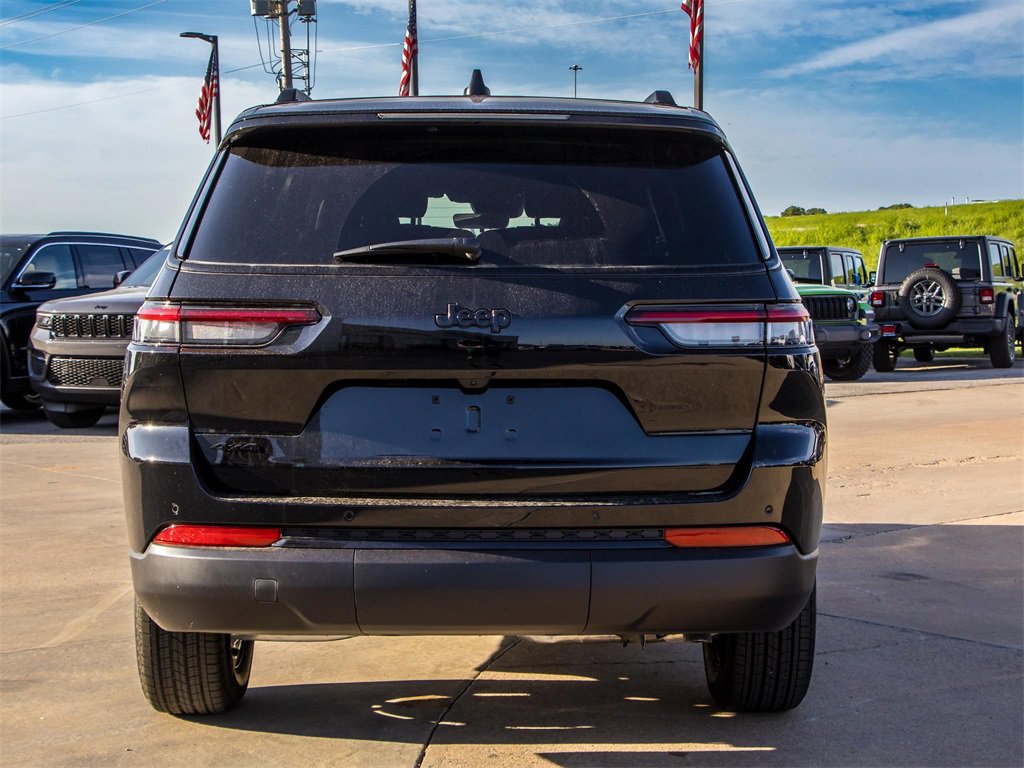 Used 2025 Jeep Grand Cherokee L Altitude image 8