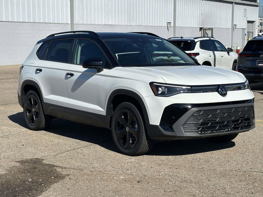 New 2025 Volkswagen Taos SE image 5