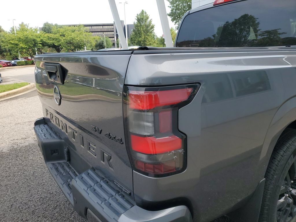 Certified 2023 Nissan Frontier SV w/ Midnight Edition Package AWD/4WD image 17