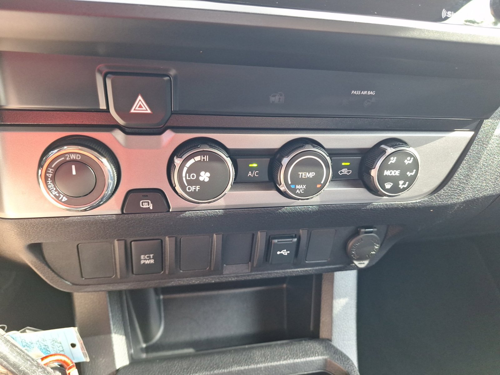 Used 2020 Toyota Tacoma SR AWD/4WD image 26