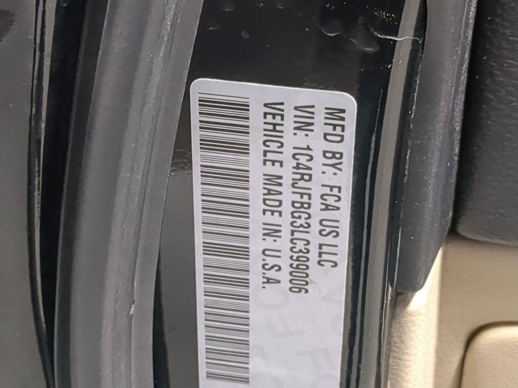 Used 2020 Jeep Grand Cherokee Limited image 47