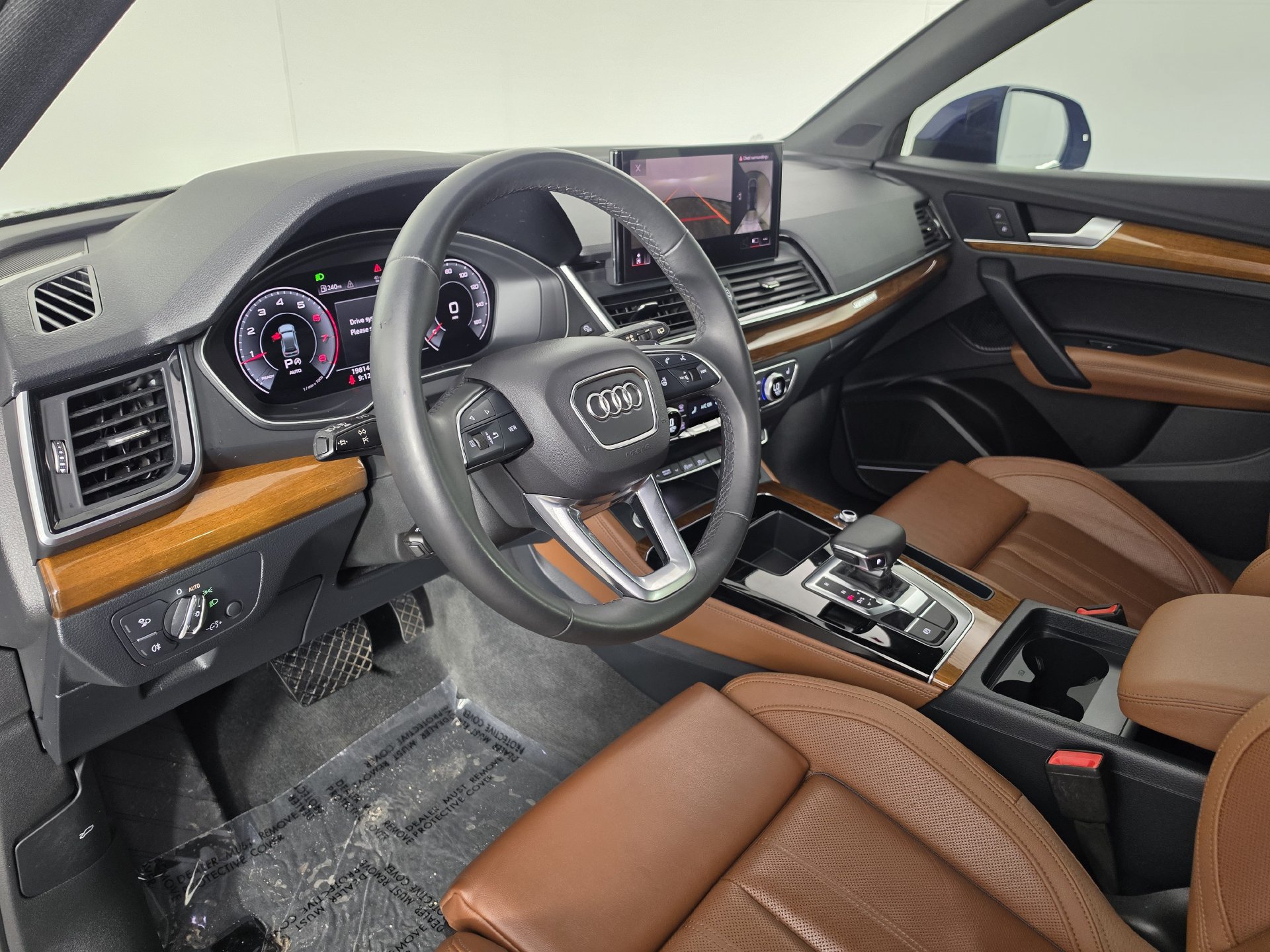 Used 2024 Audi Q5 Premium Plus w/ Premium Plus Package AWD/4WD image 2