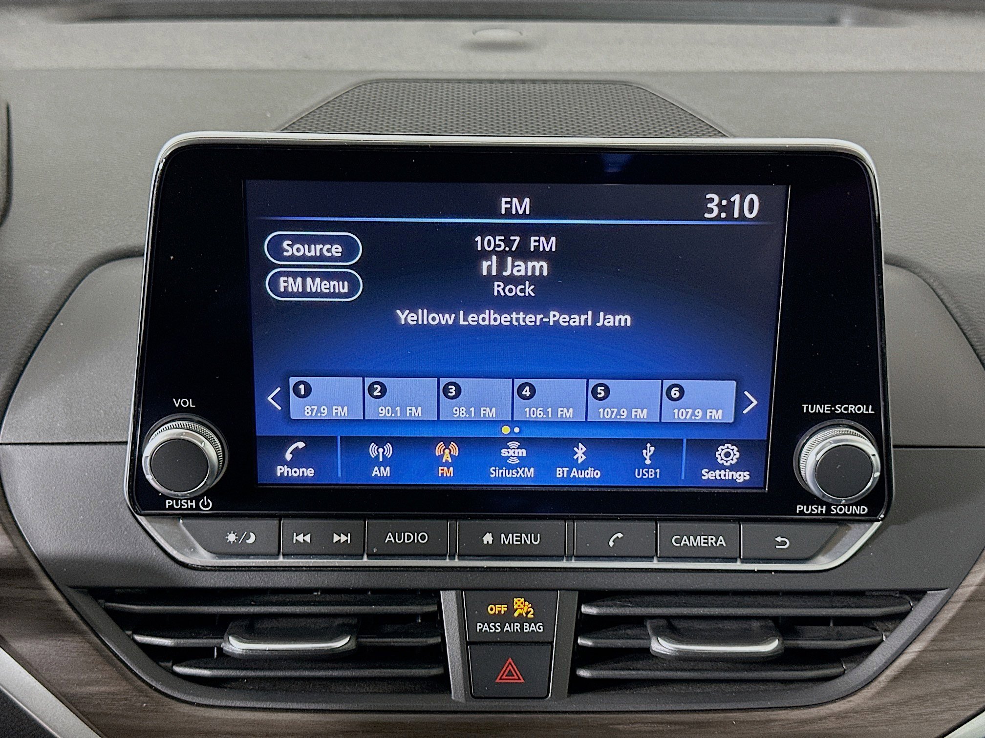 Used 2024 Nissan Altima 2.5 SV image 21