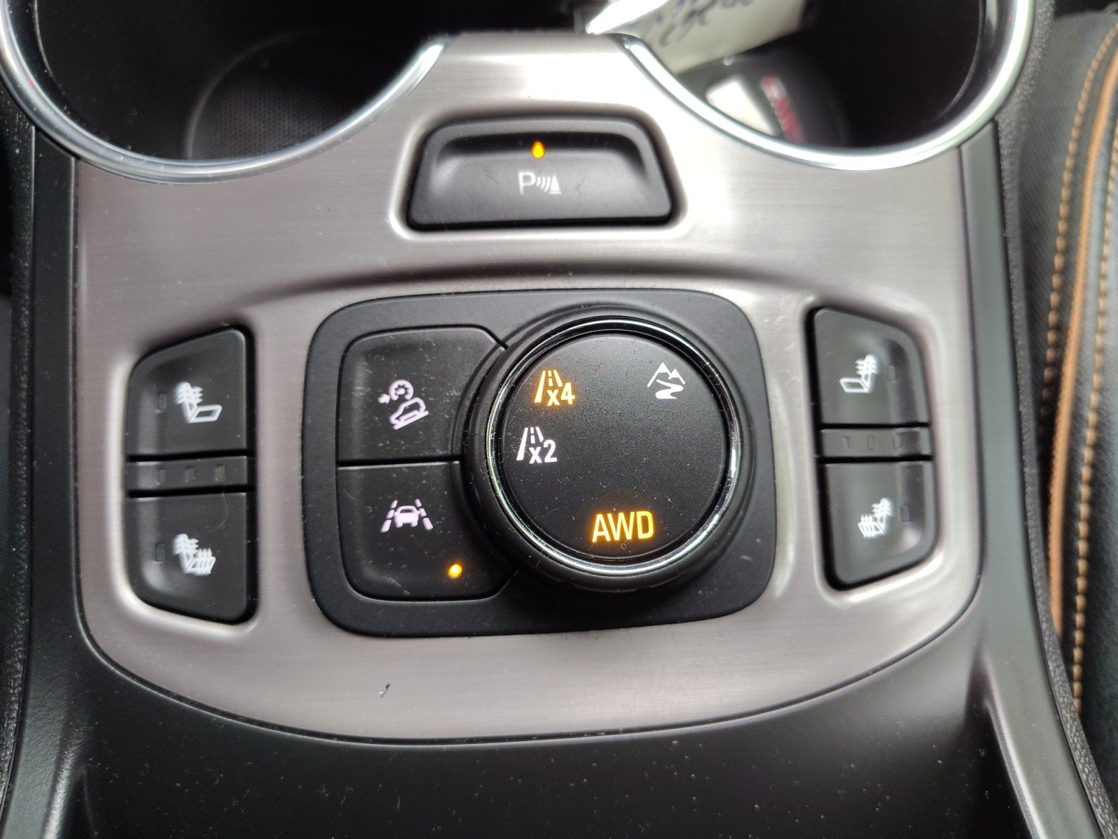 Used 2023 GMC Terrain AT4 w/ Tech Package AWD/4WD image 25