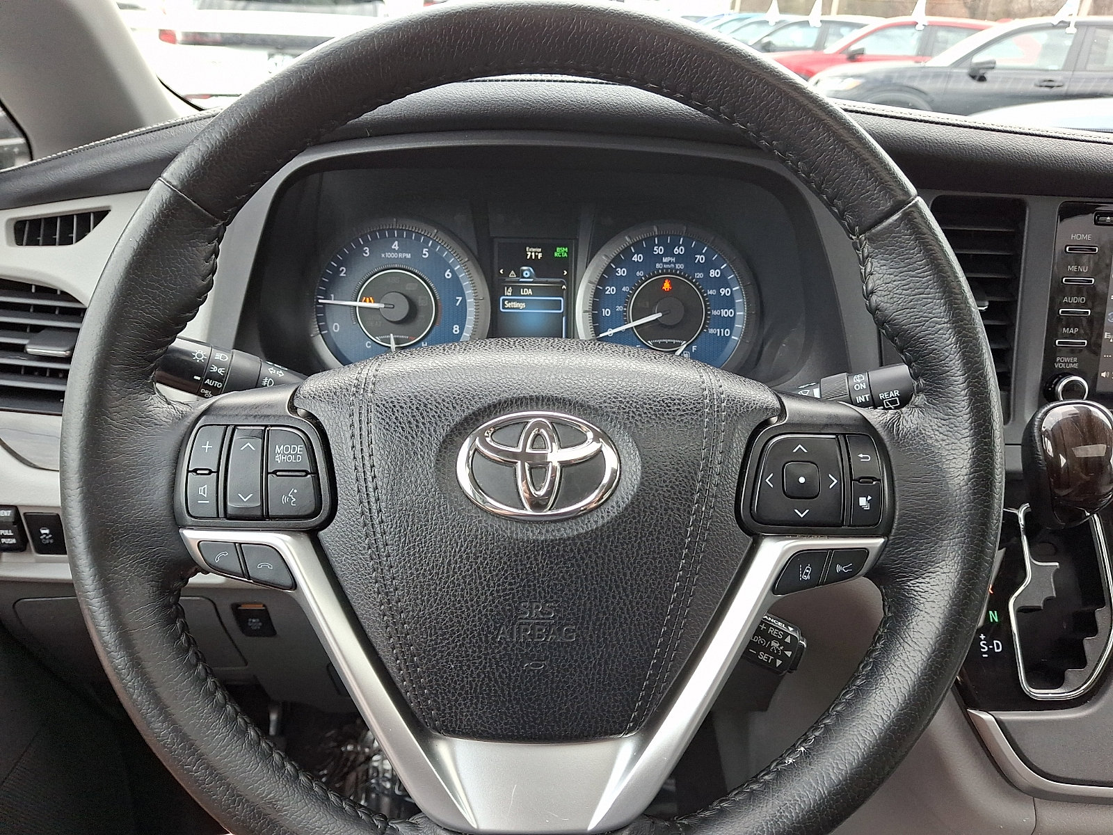 Used 2020 Toyota Sienna XLE w/ XLE Navigation Package image 17