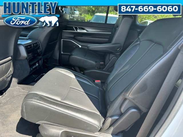 Used 2023 Jeep Wagoneer Series III w/ Convenience Group I image 13