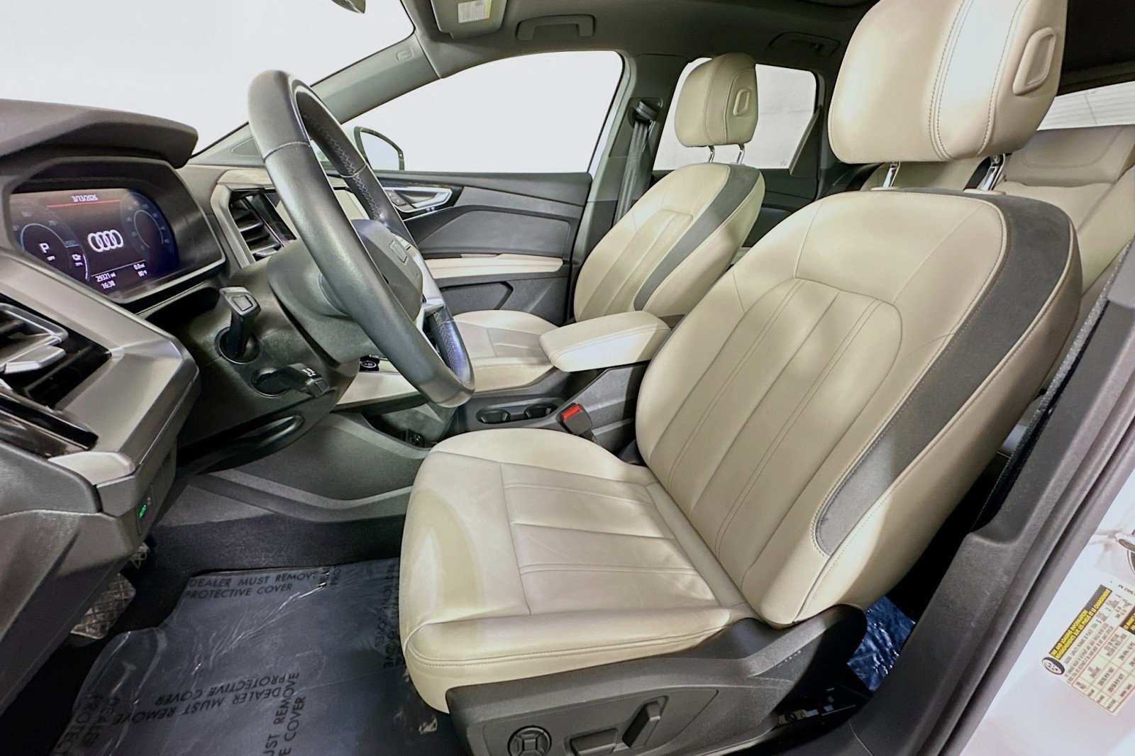 Used 2023 Audi Q4 e-tron Premium w/ Convenience Package image 18