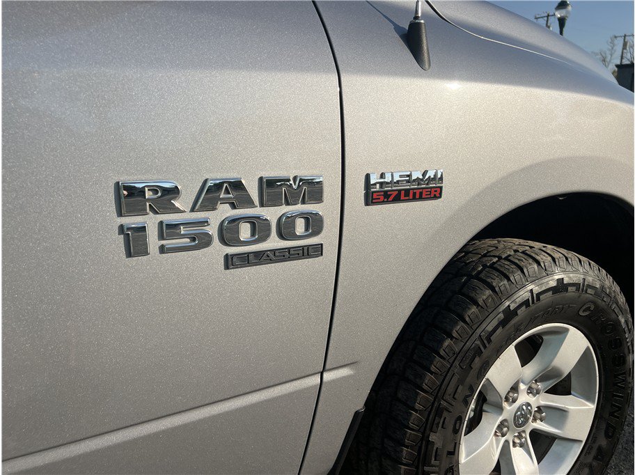 Used 2019 RAM 1500 Classic SLT RWD image 9