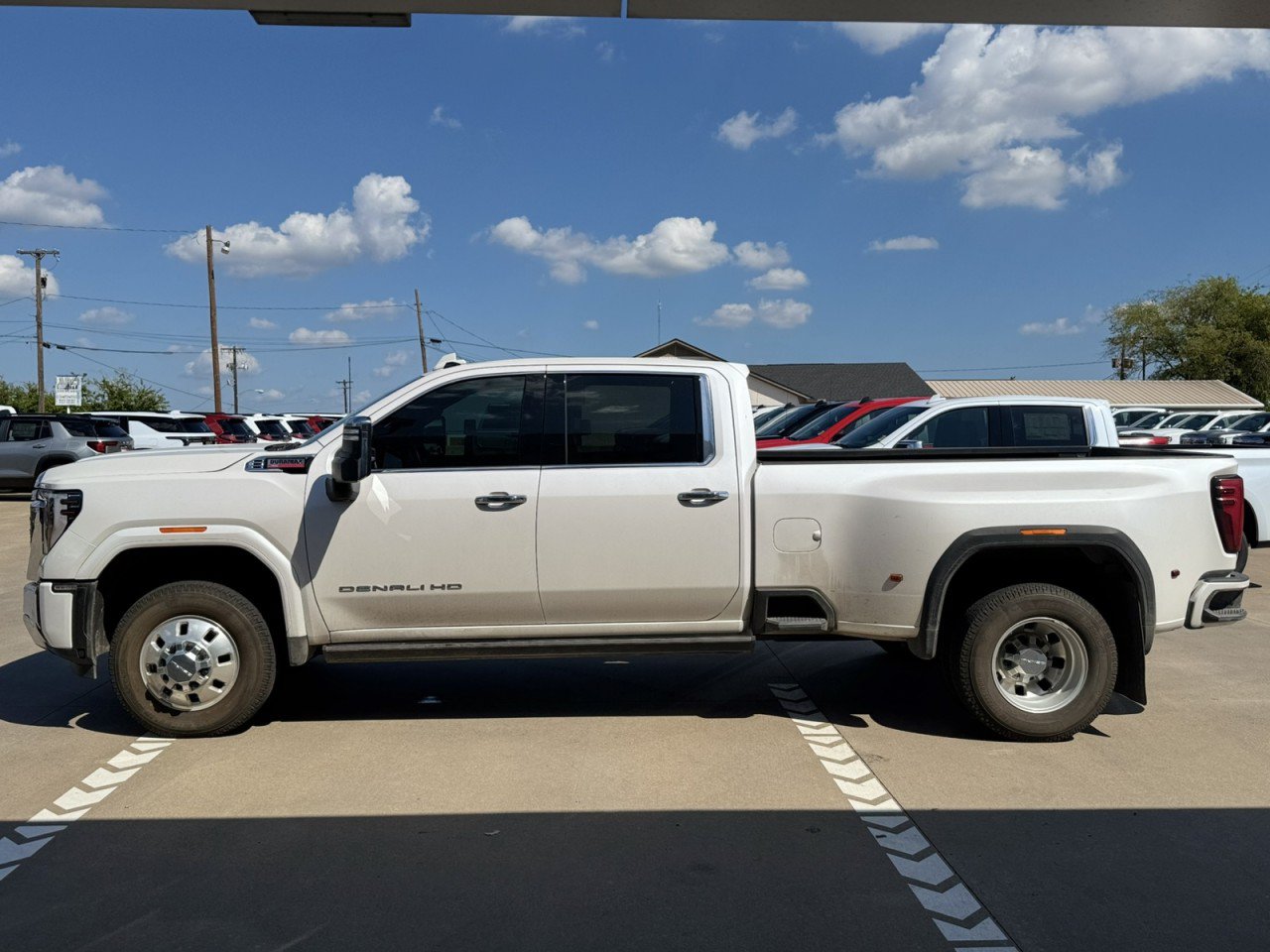 Used 2024 GMC Sierra 3500 Denali w/ Denali Reserve Package AWD/4WD image 4